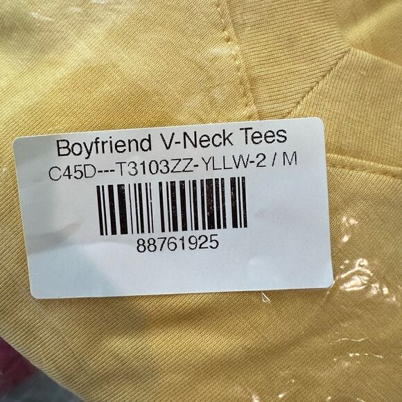 NWT Women’s Boutique Yellow Boyfriend Style V Neck Tee Shirt Top - Size M (8-10) - Picture 8 of 8